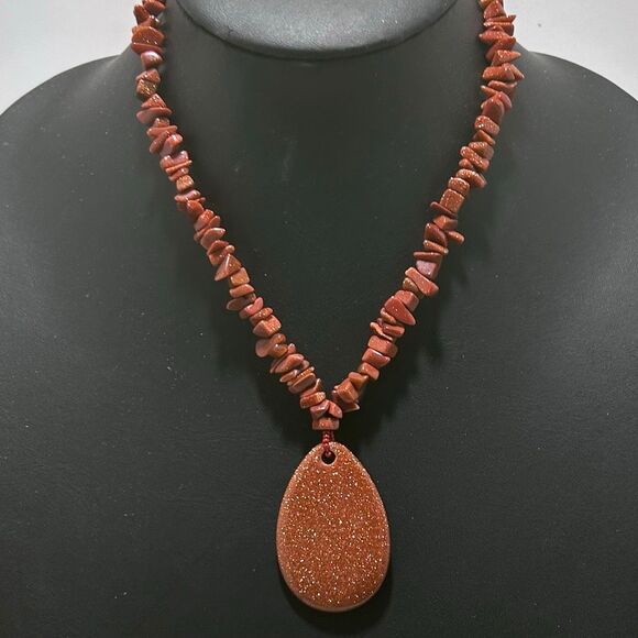Vintage Sandstone Beaded Necklace Women's OS Brown Chip Beads Teardrop Pendant - Picture 5 of 8